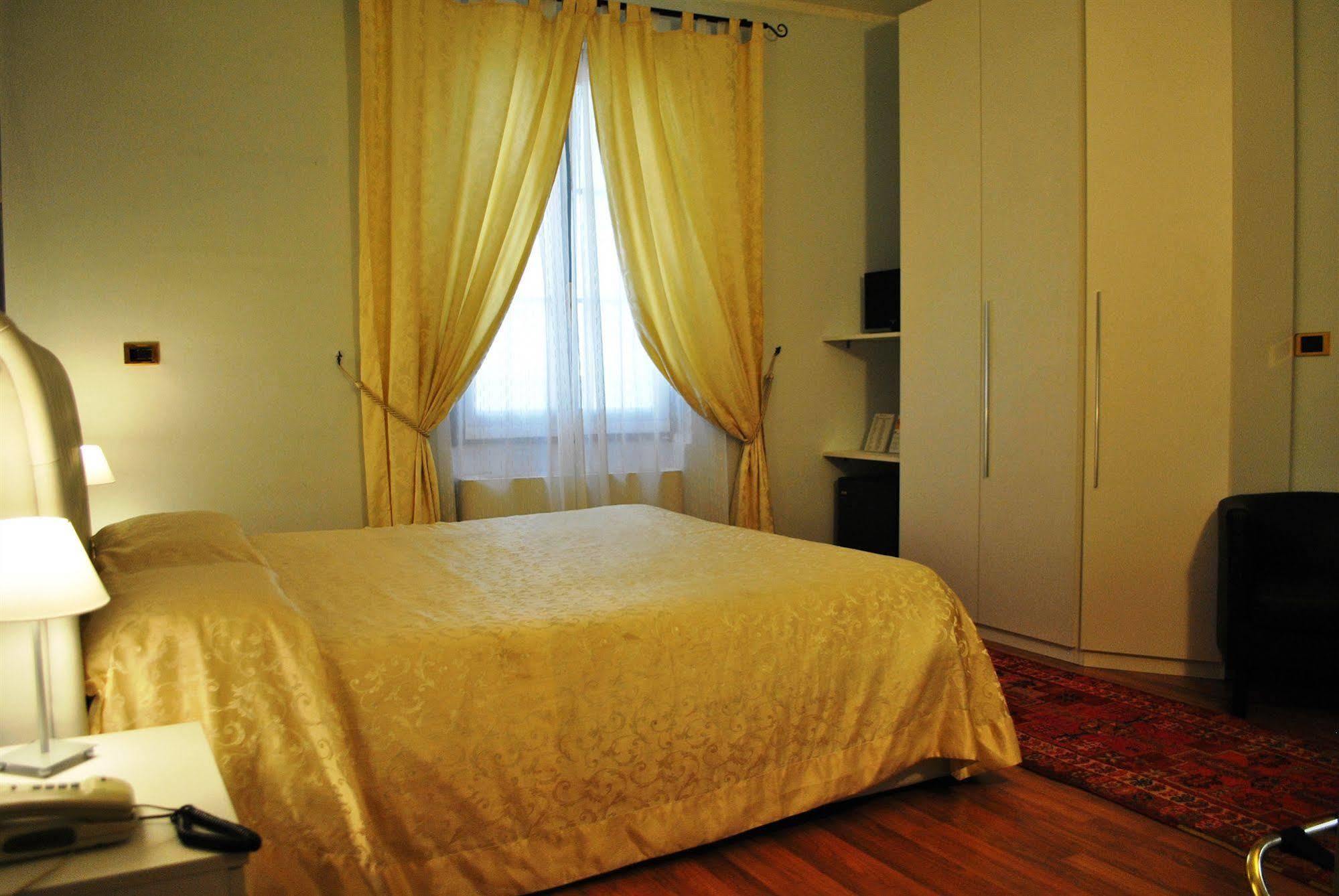 Hotel Il Loggiato Dei Serviti Como Ngoại thất bức ảnh